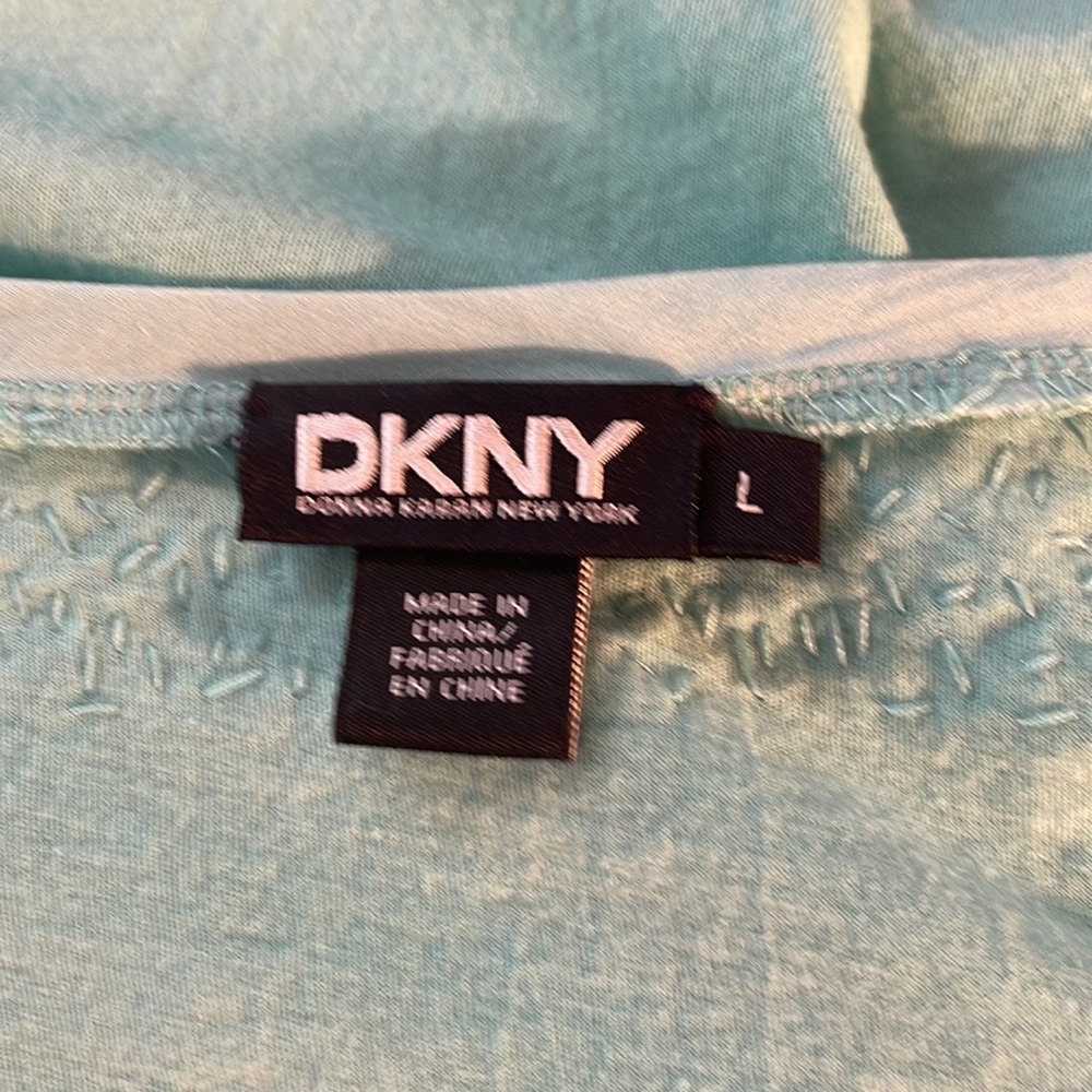 🔴 DKNY cotton tee generous size L. Not too bright turquoise. - Picture 4 of 6